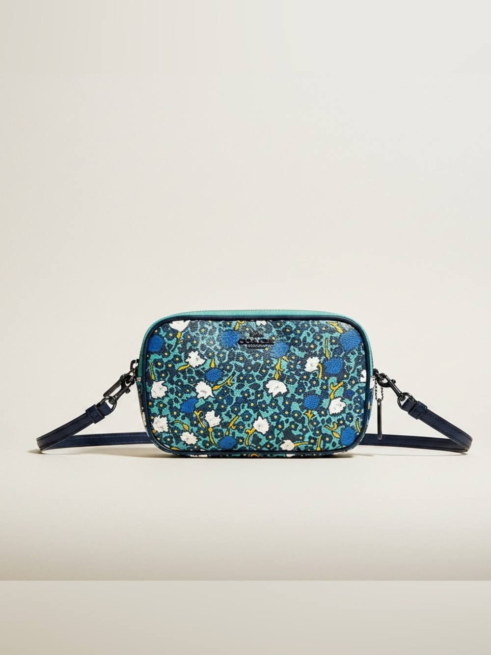 Coach Crossbody Clutch in Yankee Floral Print Canvas. EUC